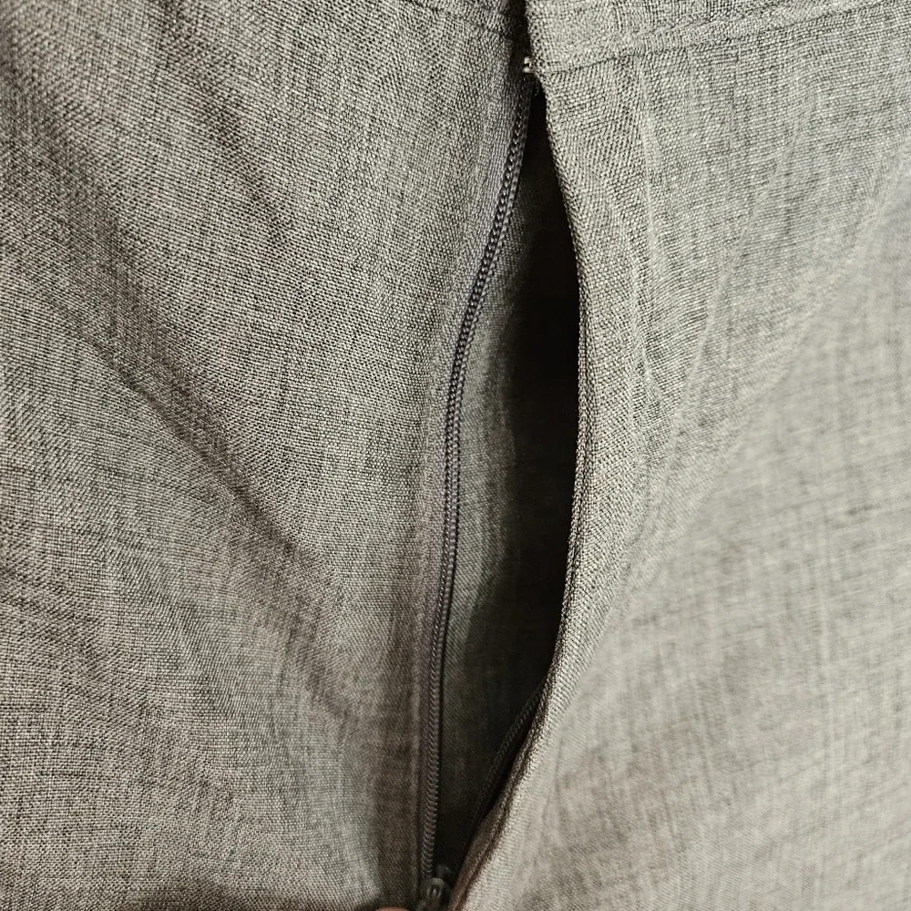 Greg Norman Shark Mens Gray Golf Shorts Flat Front Slim Fit Size 36 NWT